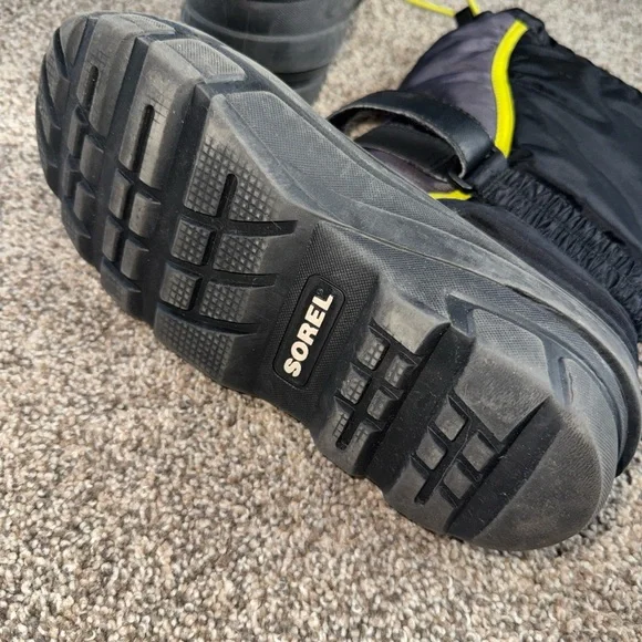 Big Boys Size 6 Sorel Black, Neon Yellow, Gray Winter Snow Boots EUC - Picture 5 of 6